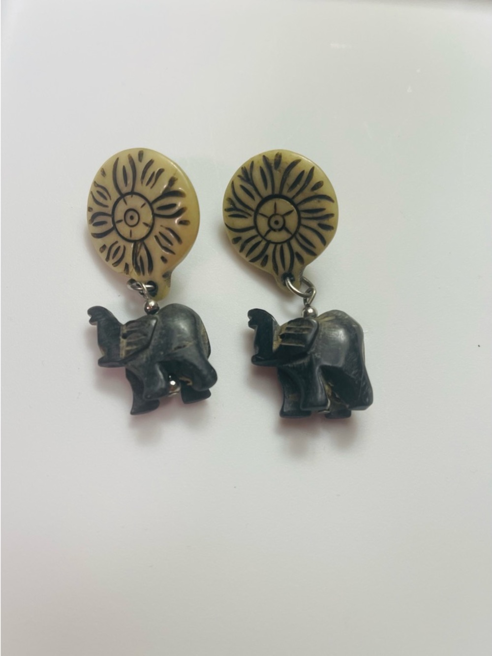 Vintage 90s Hand Crafted Cream and Black Elephant Sunburst Drop Earrings